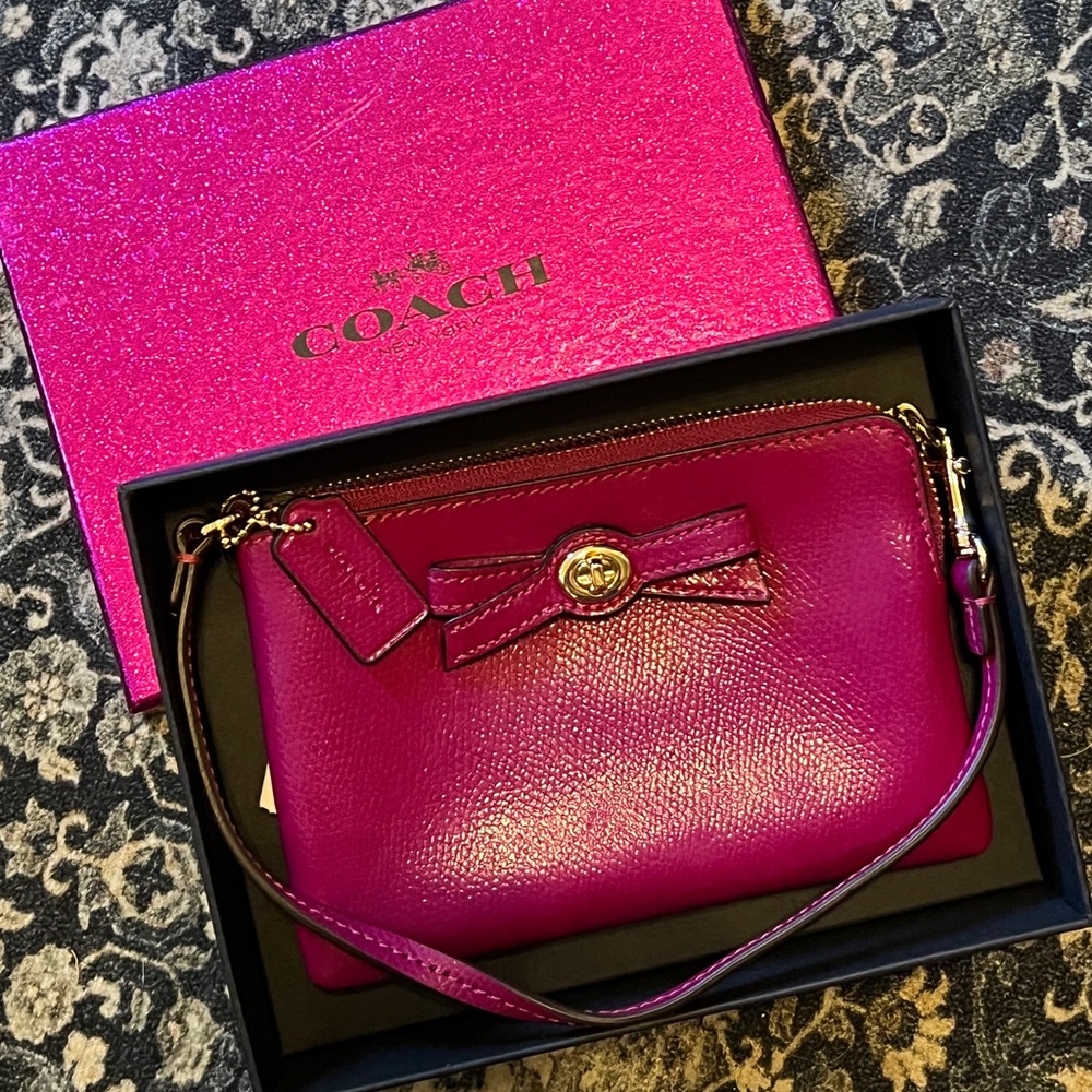 Coach Fuchsia Wristlet NWT in box